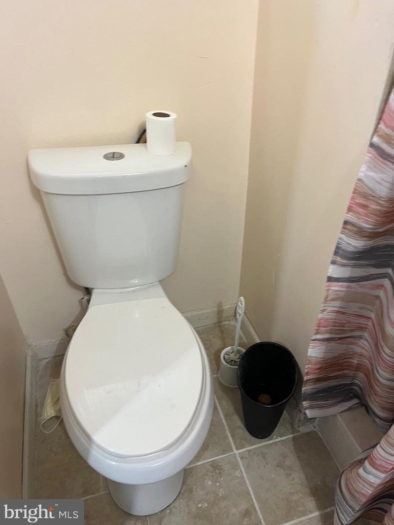 227 Golf Rd, Darby PA 19023-1313 exterior