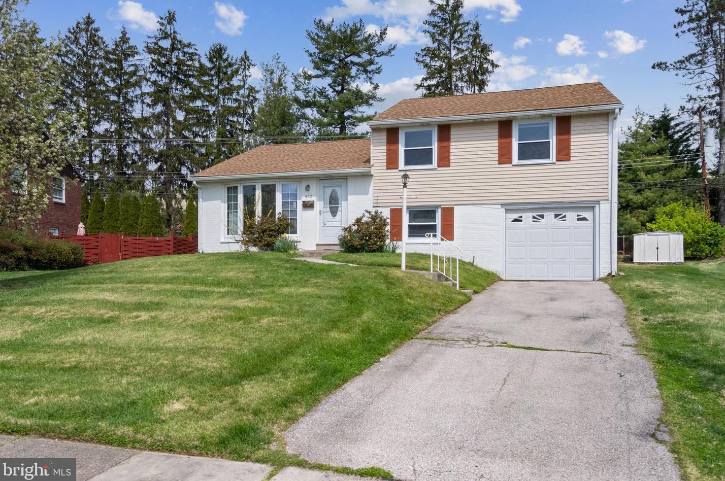 872 Rhoads Dr, Media, PA 19064