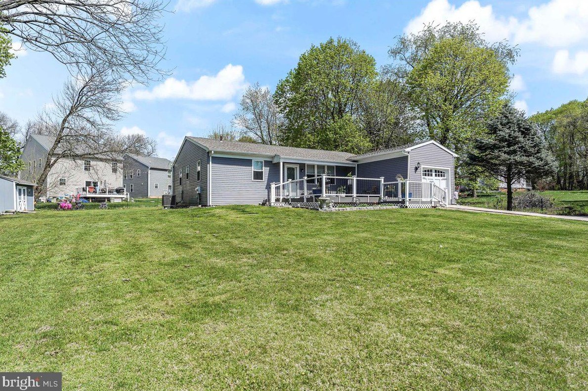 50 Ellston Rd, Chester, PA 19014-1420