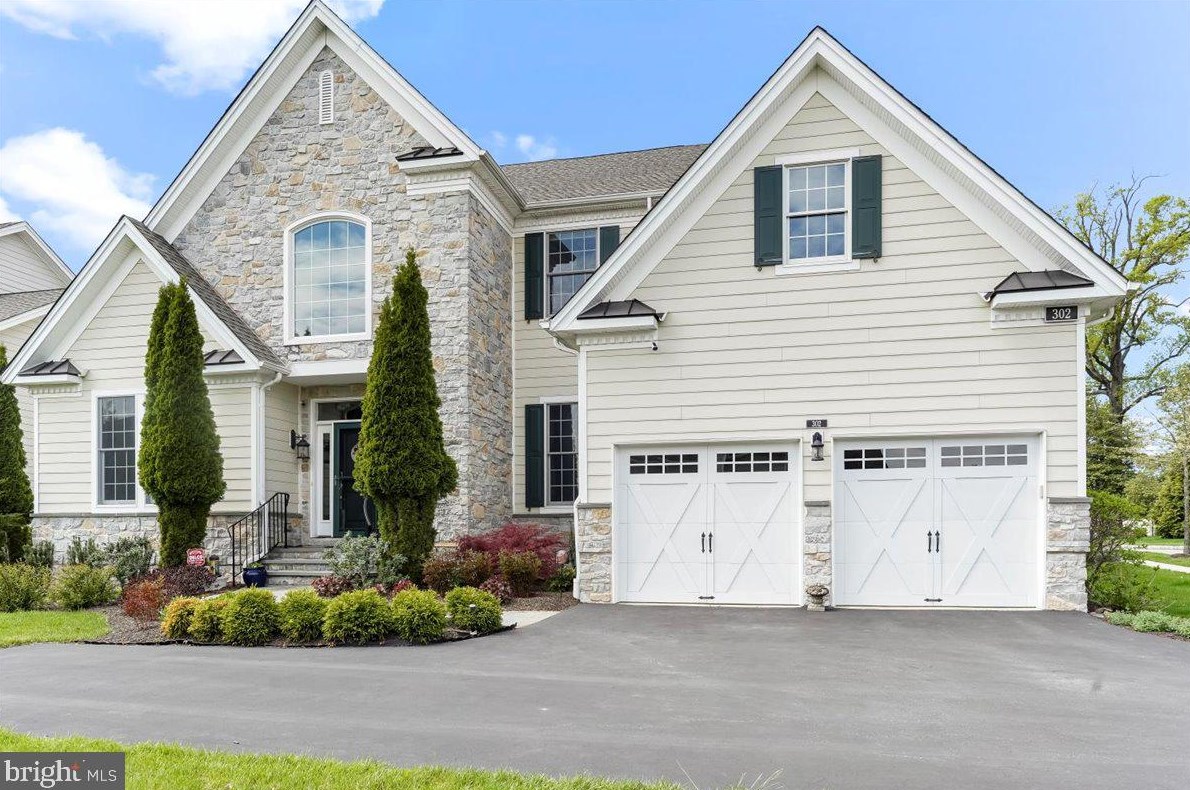302 Park Hill Ln, Newtown Square, PA 19073