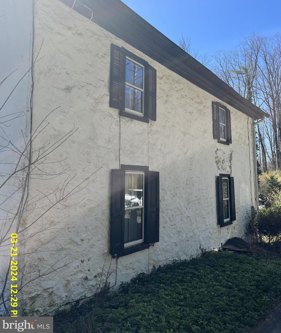 471 Valleybrook Rd, Glen Mills, PA 19342-9402