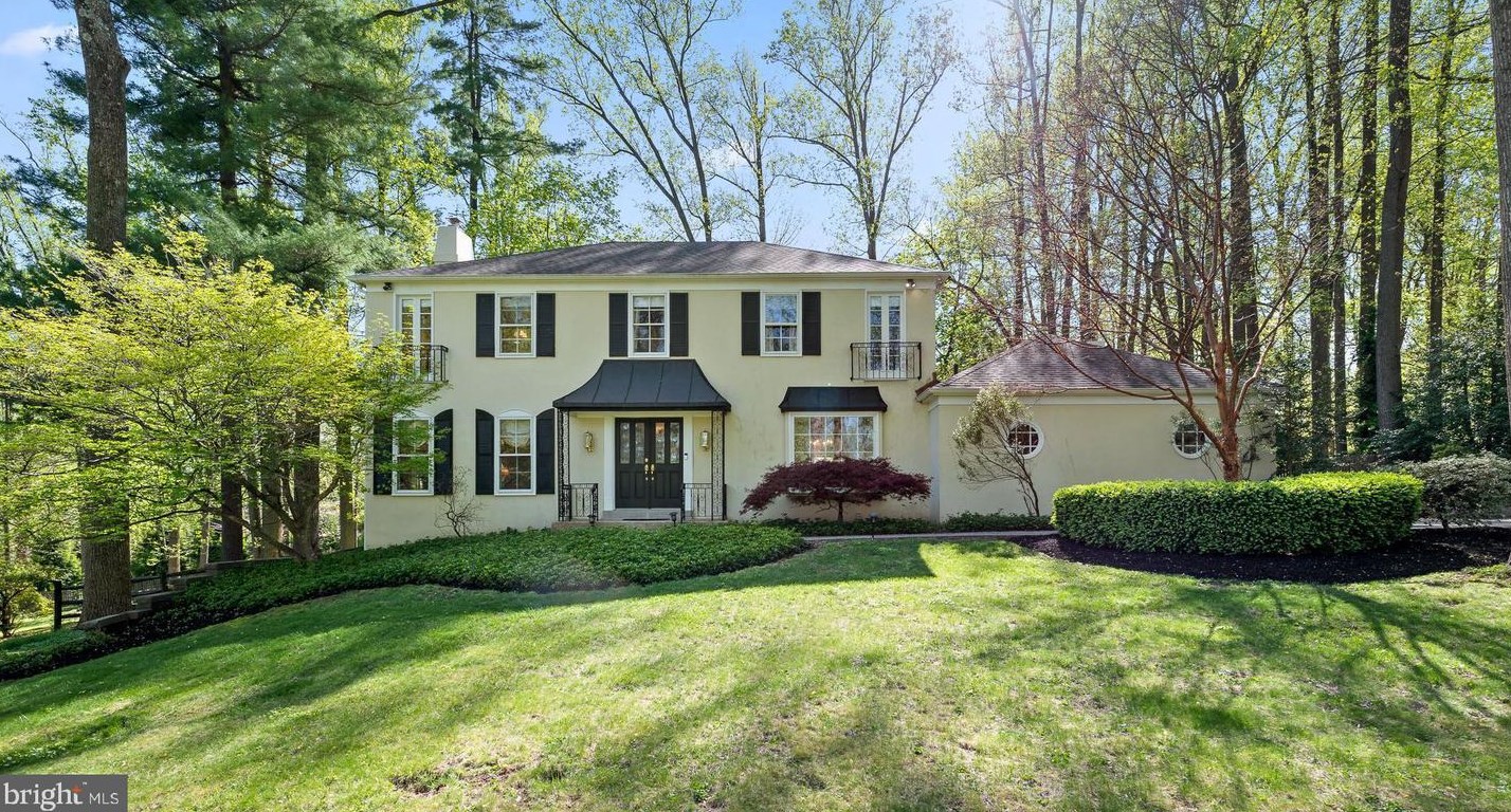 4 Denford Dr, Newtown Square, PA 19073