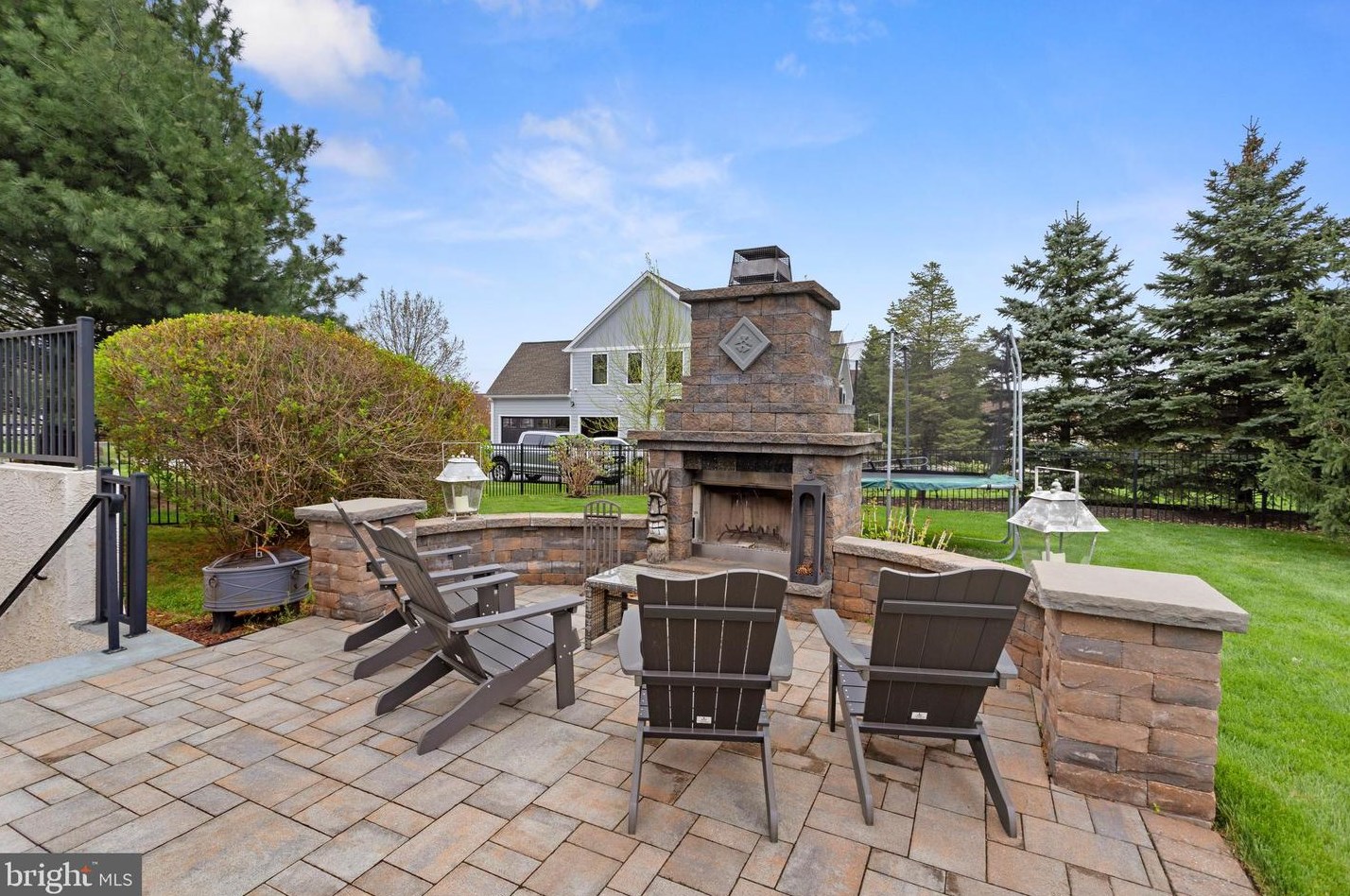 3234 Hamilton Ln, Boothwyn PA  19060-1755 exterior
