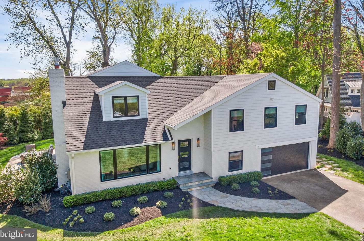 364 Rose Glen Dr, Wayne, PA 19087