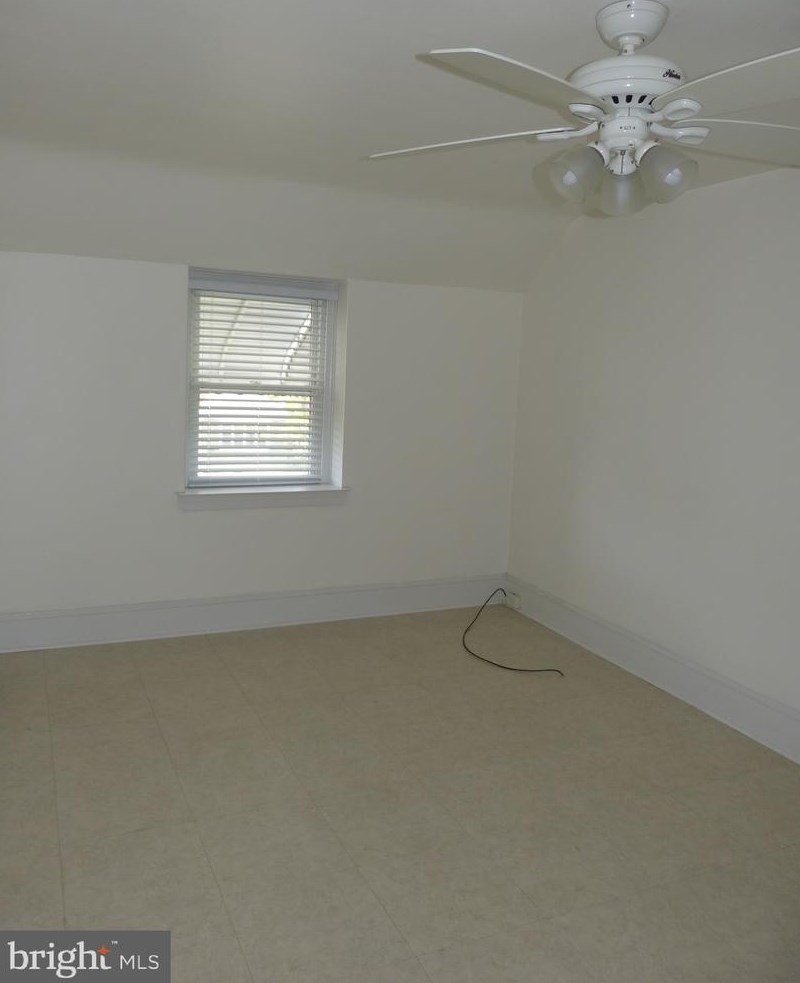 27 Fairhill Rd, Morton PA  19070-1010 exterior