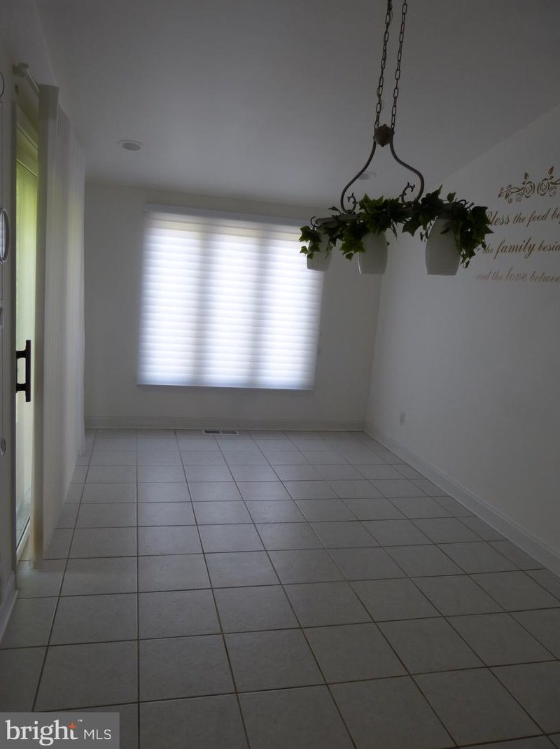 27 Fairhill Rd, Morton PA  19070-1010 exterior