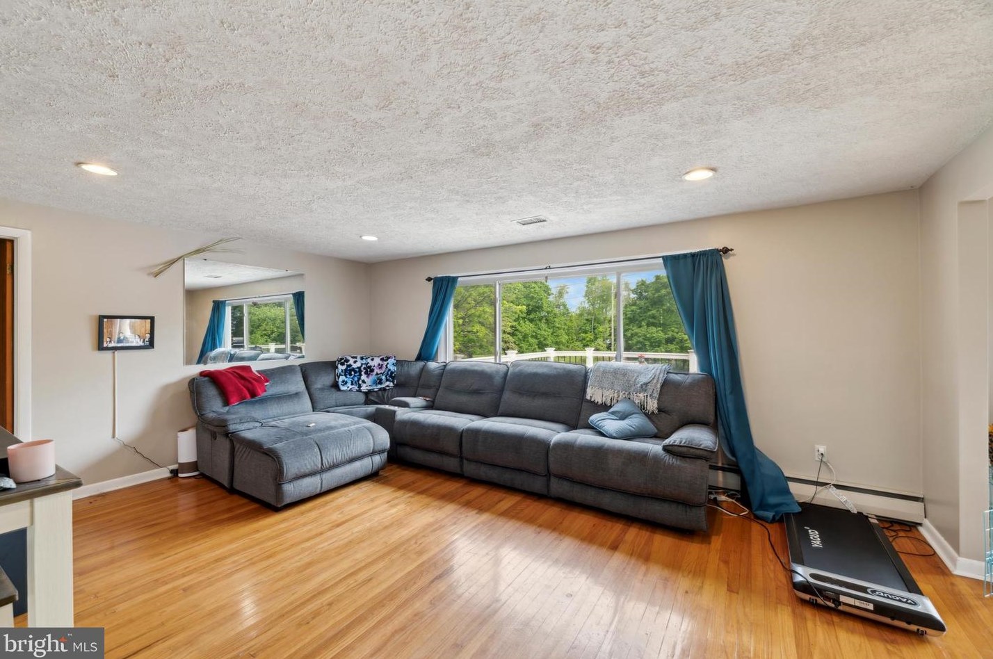 3 Summit Dr, Glen Mills, PA 19342