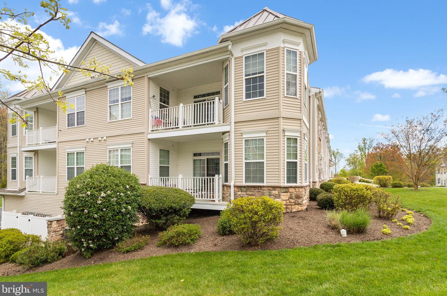 2201 Poplar St, Boothwyn, PA 19060-6704