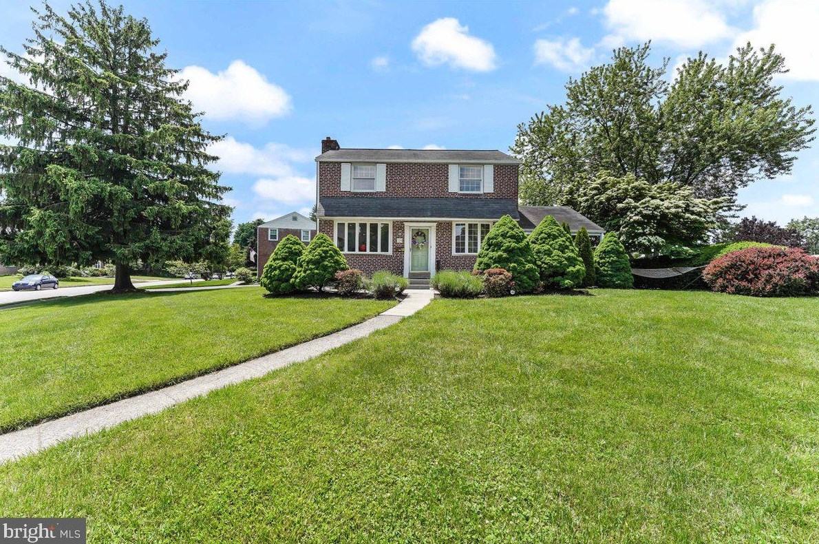 334 Bennett Rd, Coal Township, PA 19064