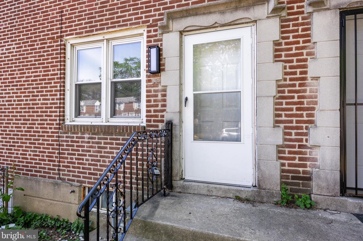 229 W 22nd St, Chester, PA 19013