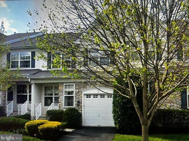 12 Portsmouth Cir, Glen Mills, PA 19342-2625