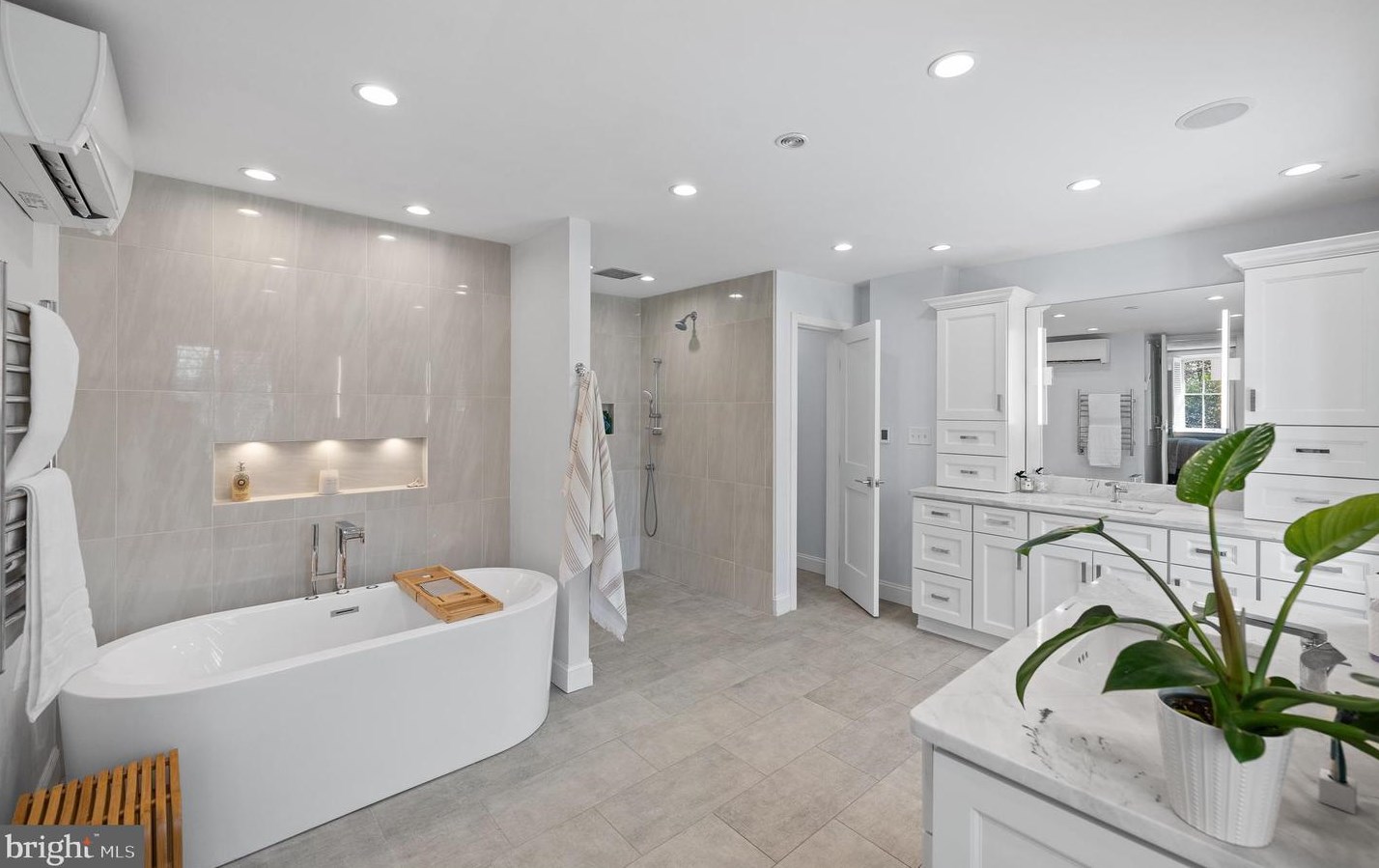 419 Conestoga Rd, Wayne PA  19087-4812 exterior