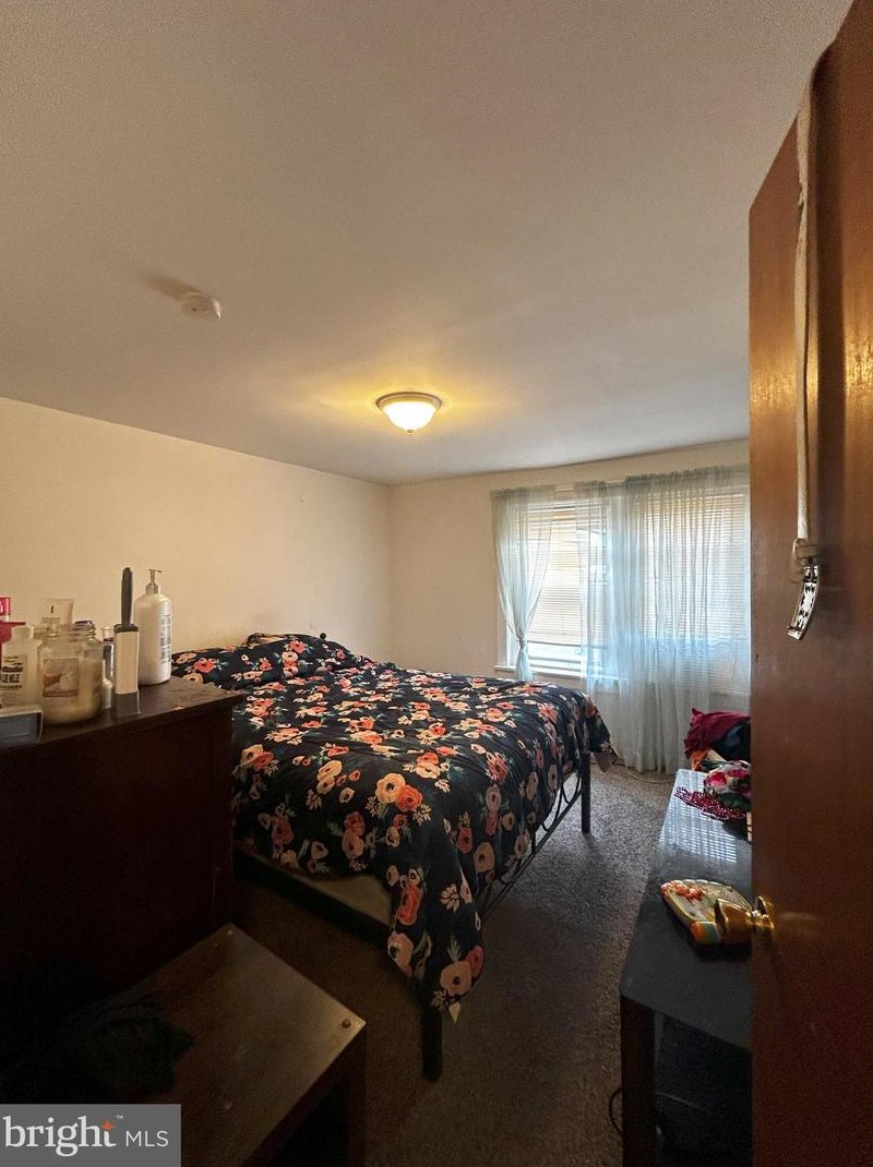 1704 11 St, Chester PA 19013-2922 exterior