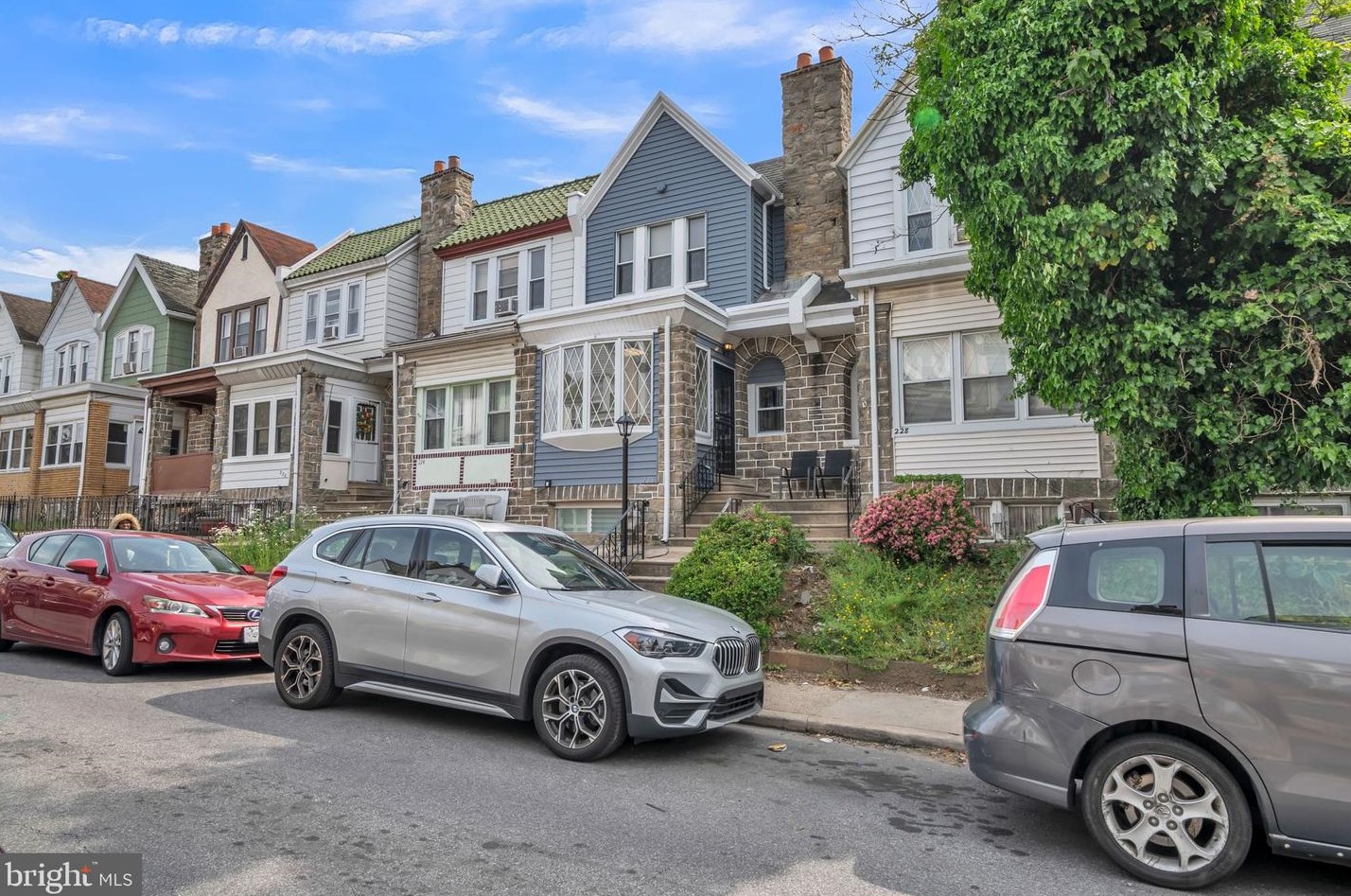 226 Avon Rd, Upper Darby, PA 19082-4701