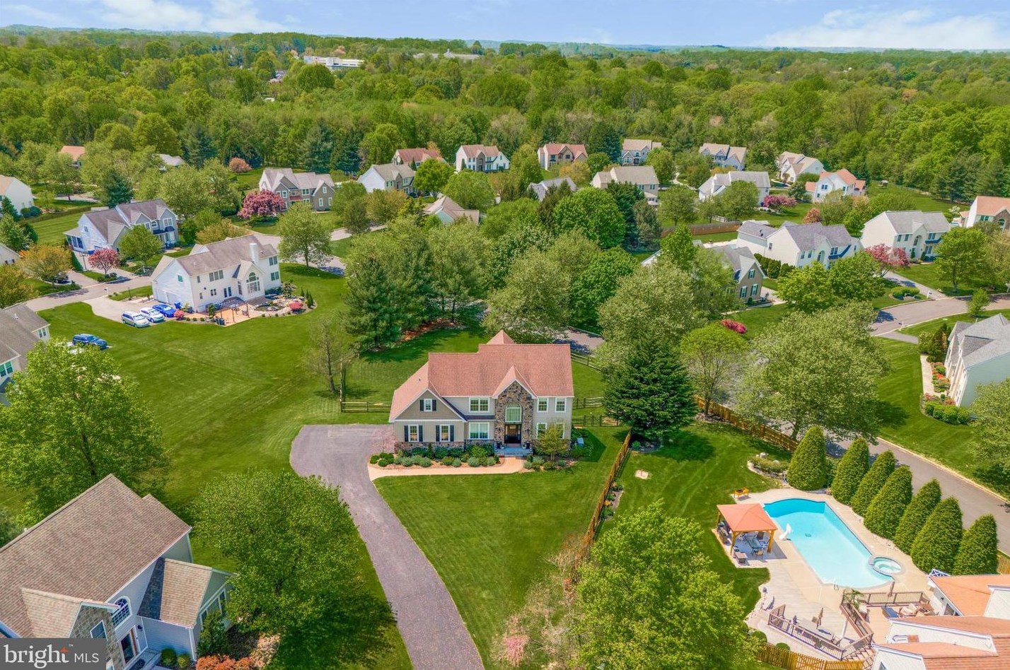 3 Shaw Cir, Boothwyn, PA 19060-1114