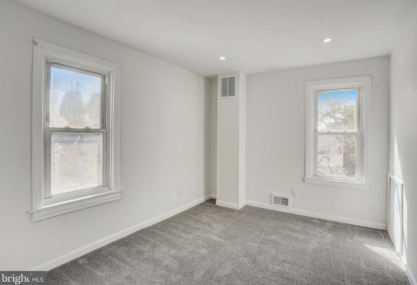 1652 Chichester Ave, Boothwyn PA  19061-4215 exterior