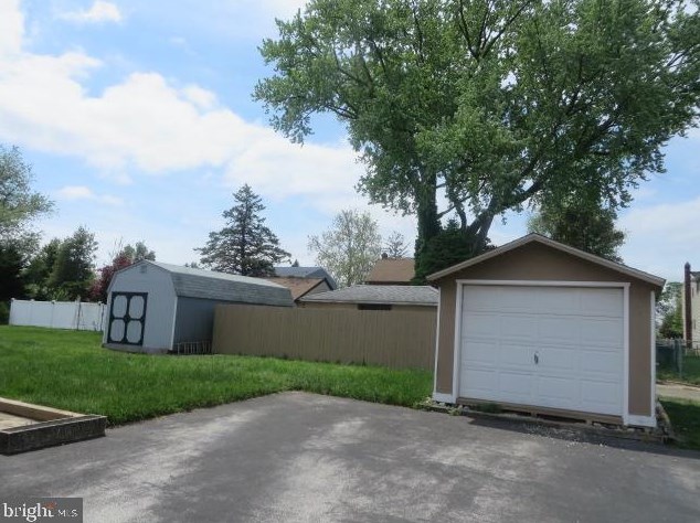827 Rose Ave, Morton, PA 19070