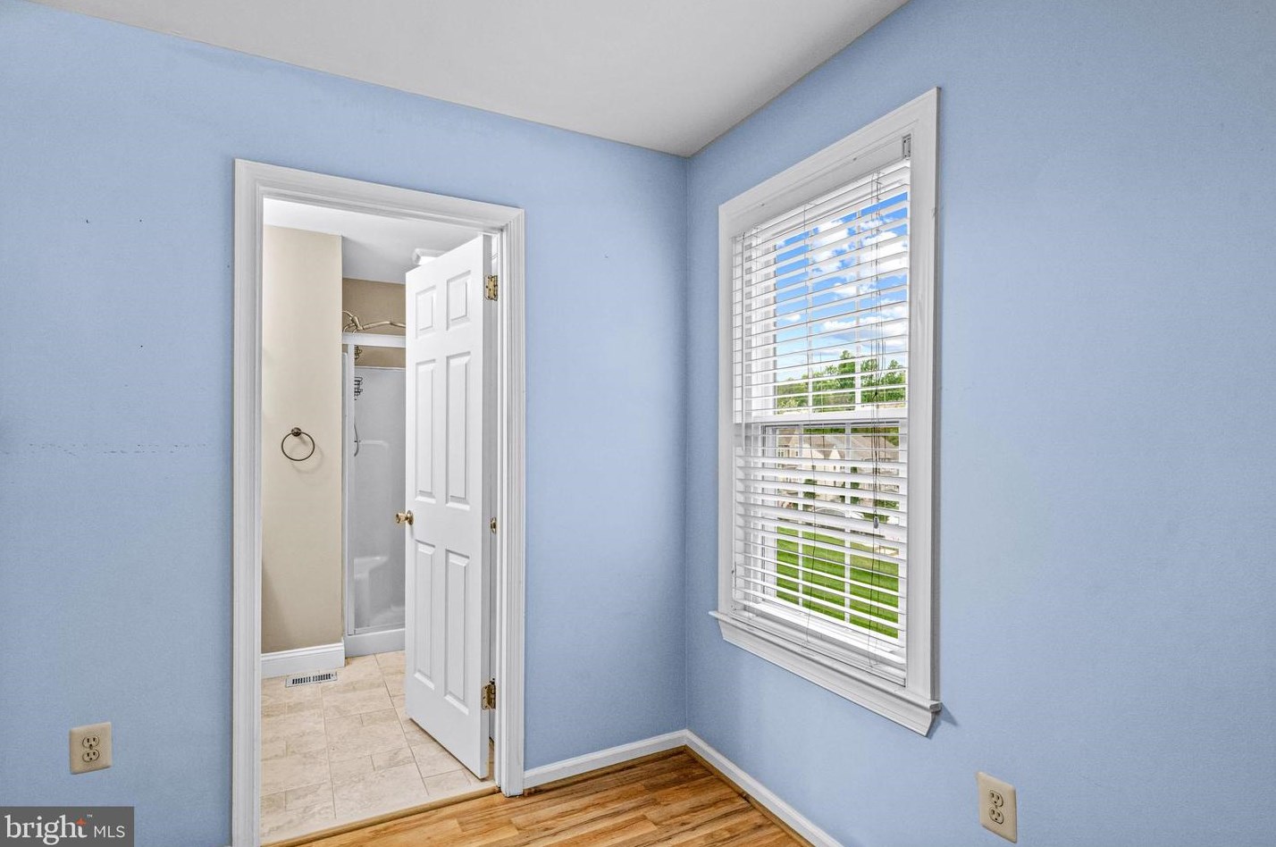 102 Knollwood Ct, Chester PA  19014-1257 exterior