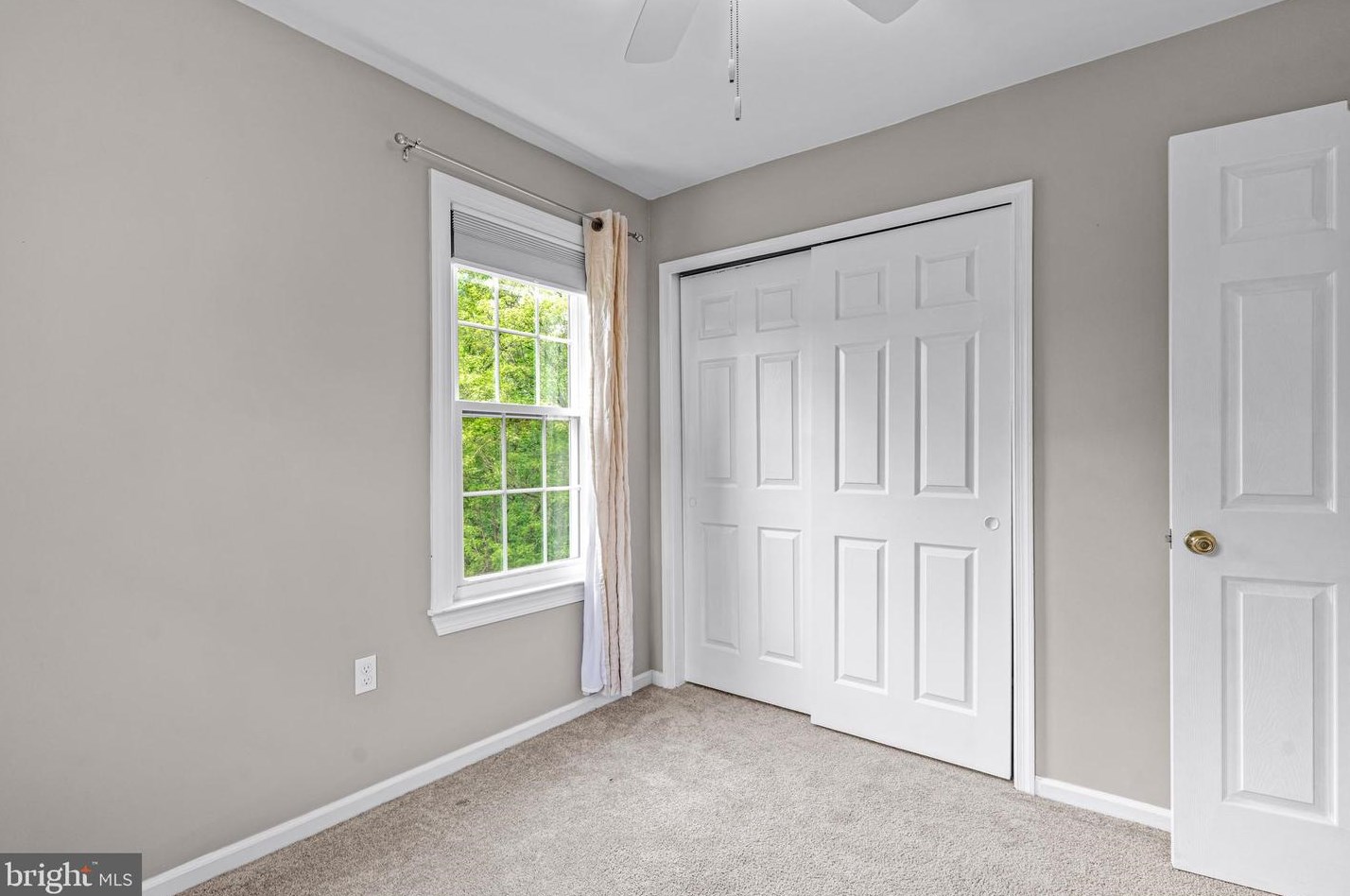 102 Knollwood Ct, Chester PA  19014-1257 exterior