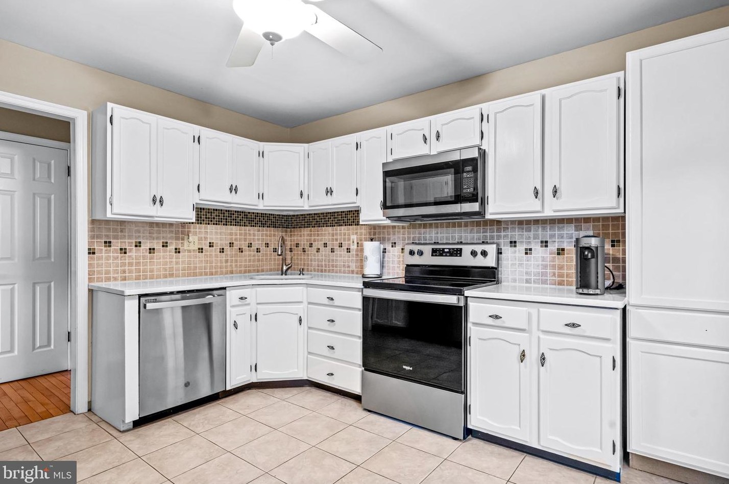 102 Knollwood Ct, Chester PA  19014-1257 exterior