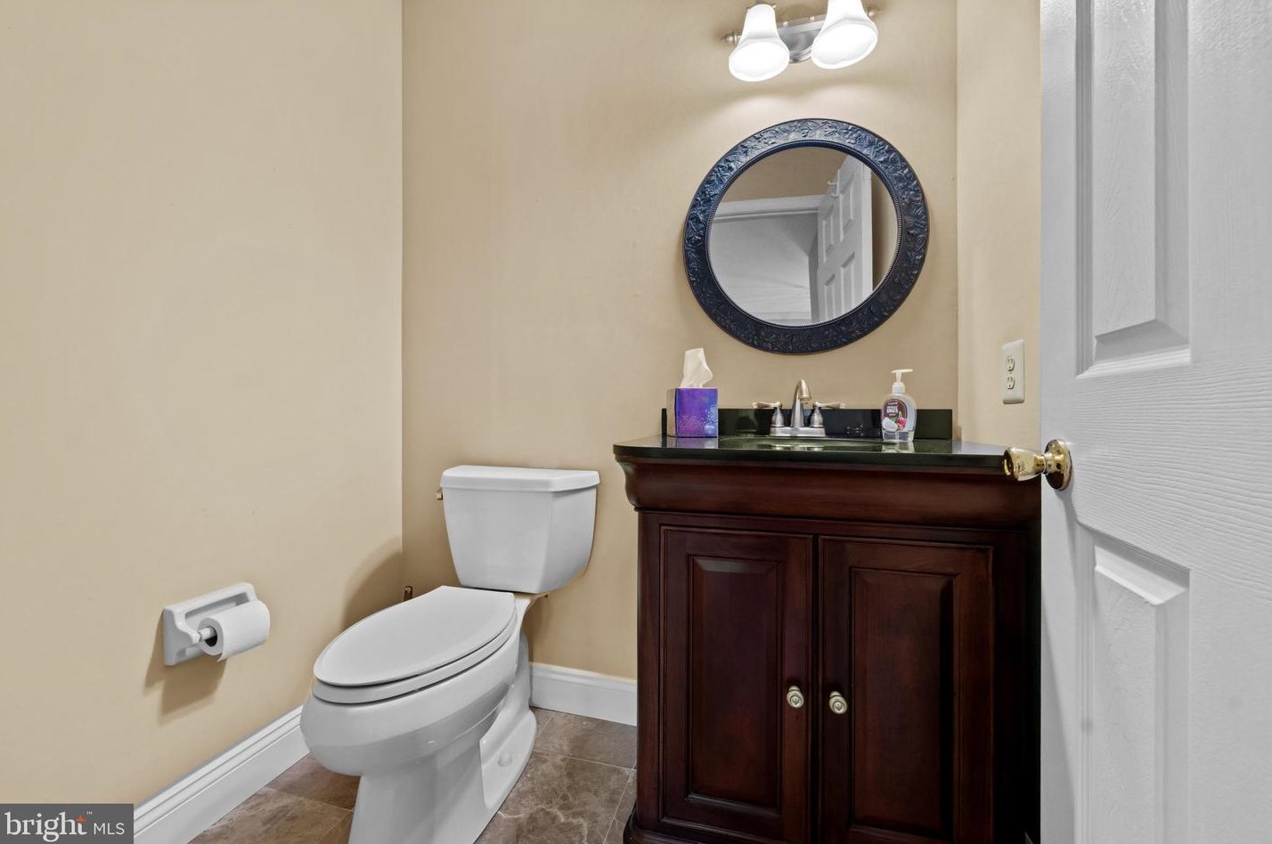 102 Knollwood Ct, Chester PA  19014-1257 exterior