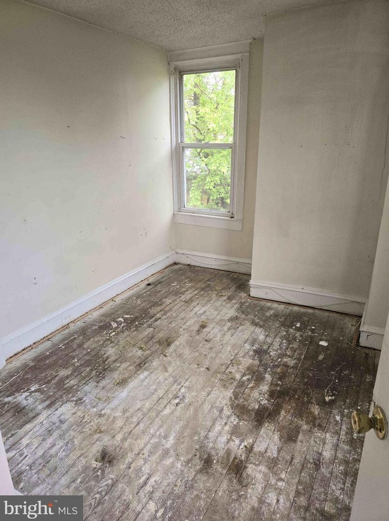 1800 Potter St, Chester PA 19013-6005 exterior