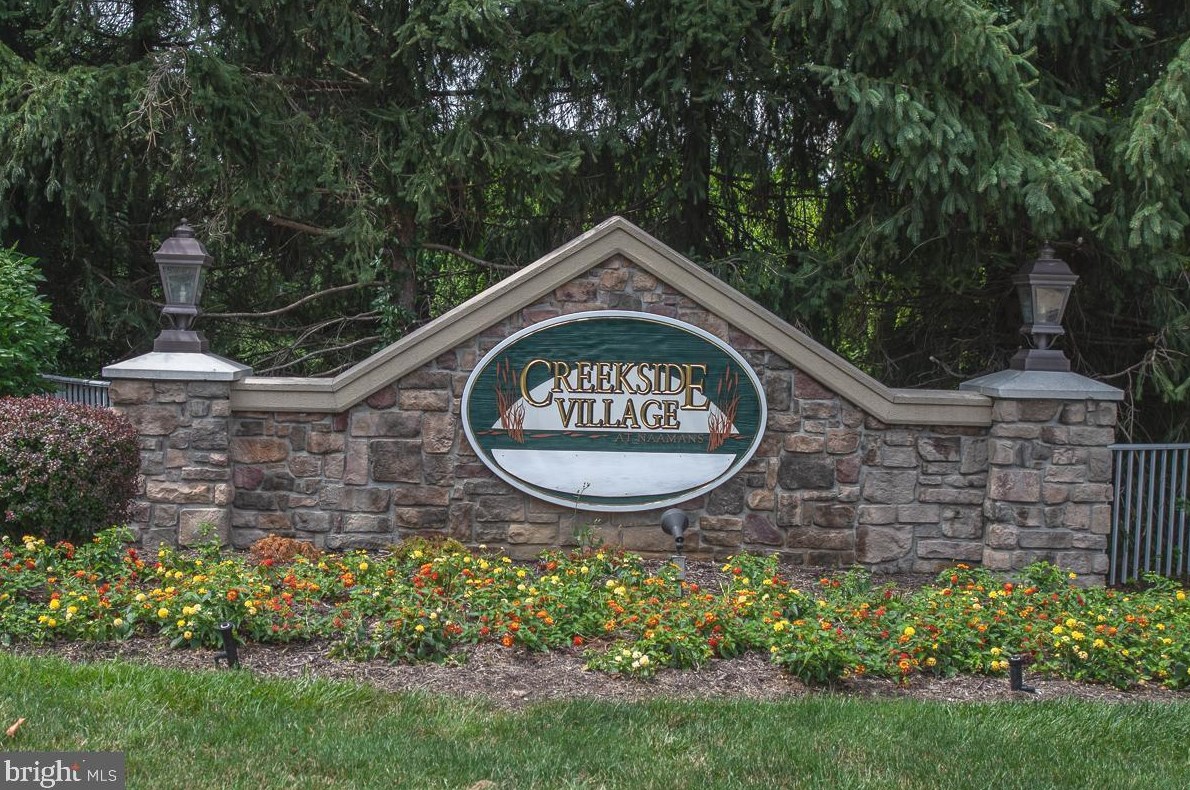 4 Brentwood Rd, Boothwyn, PA 19061-4256