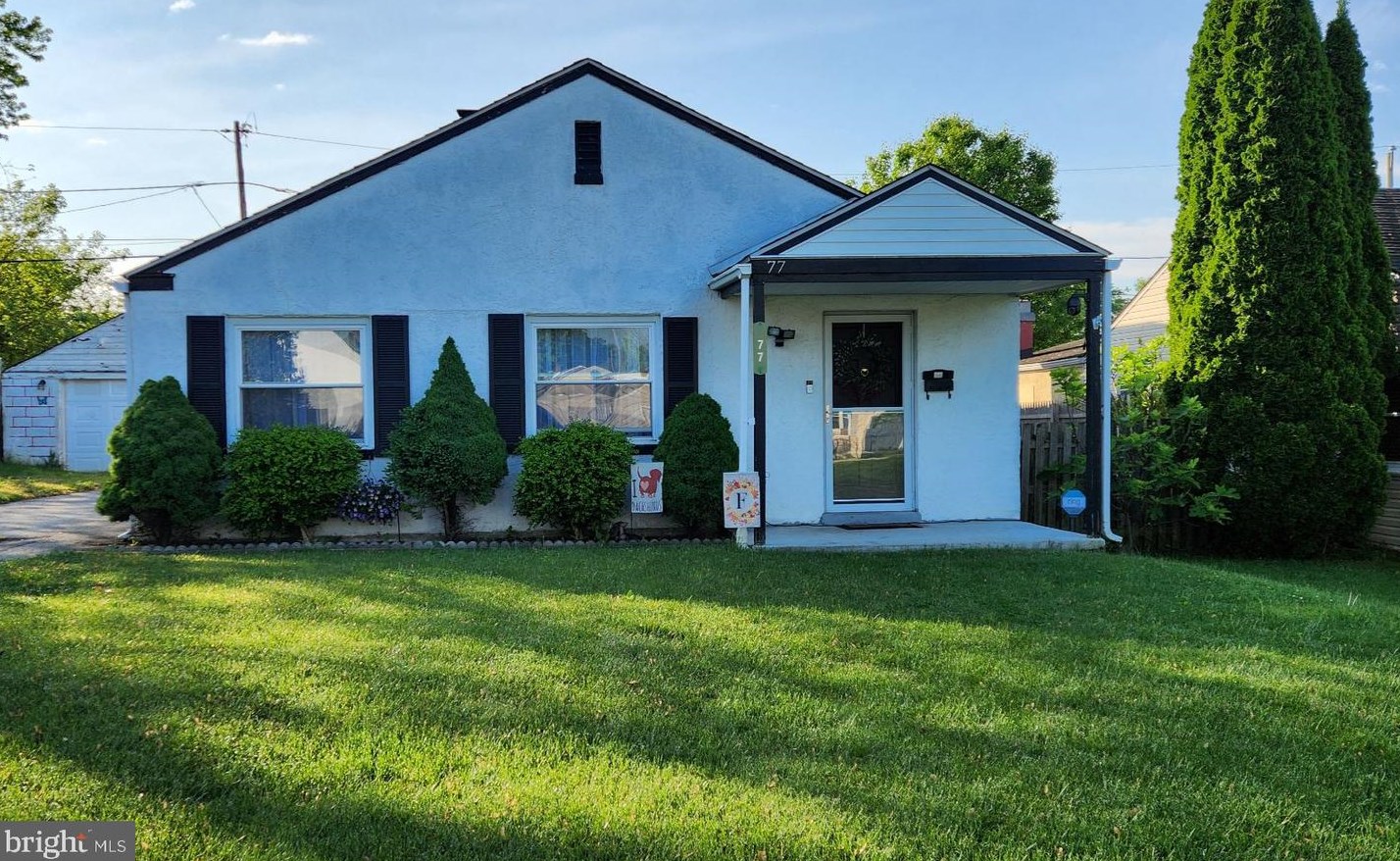 77 Florence Ave, Chester, PA 19014-2127
