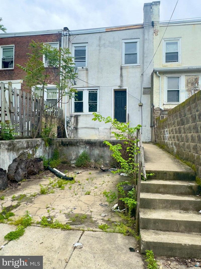 1002 Mcdowell Ave, Chester PA 19013-6322 exterior