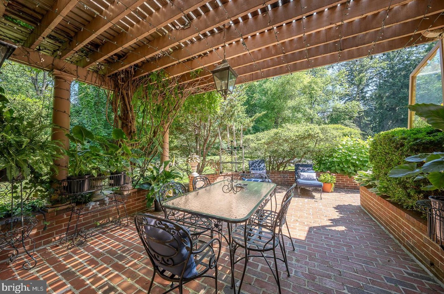71 Tunbridge Rd, Haverford PA  19041-1038 exterior
