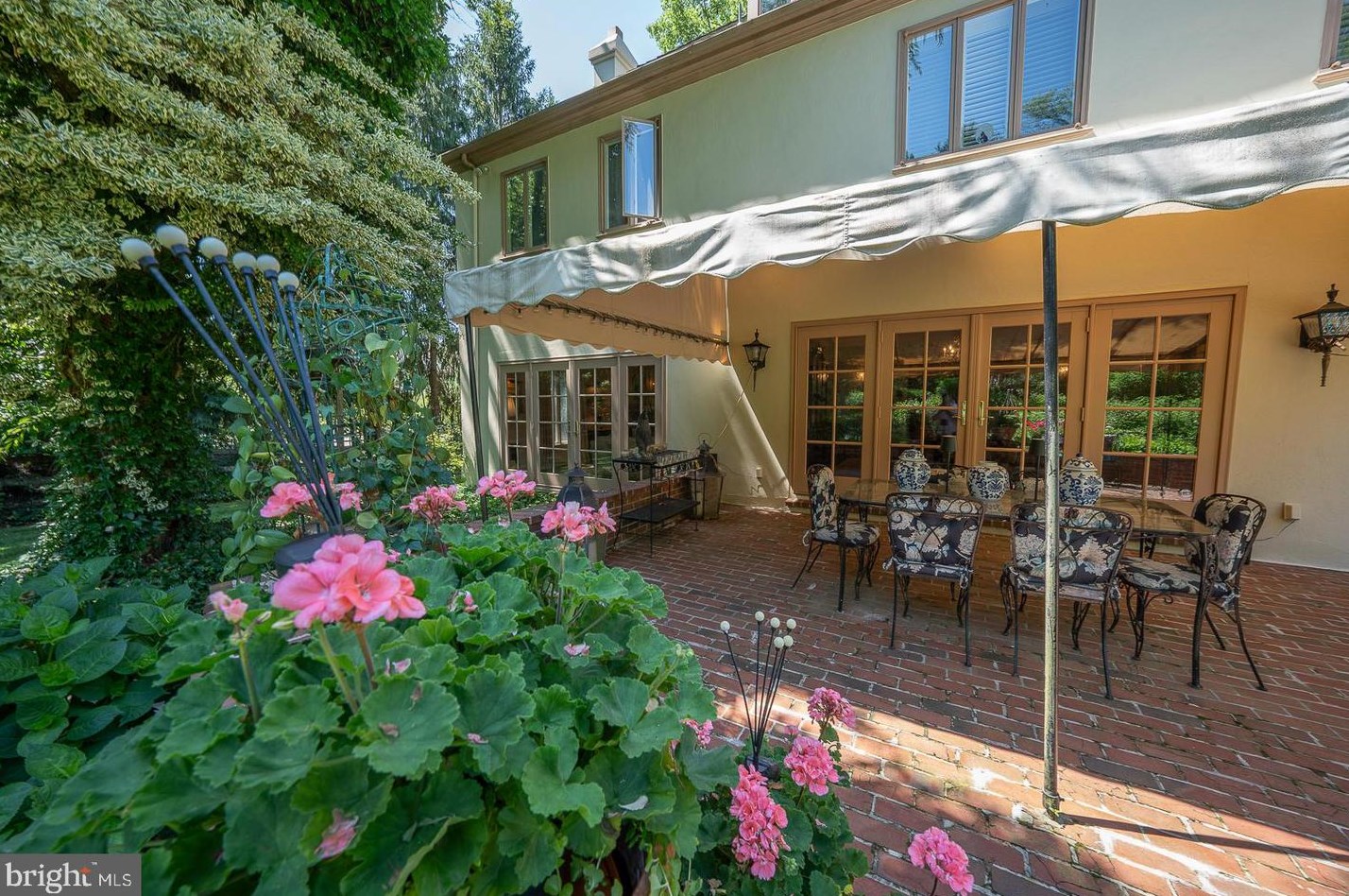 71 Tunbridge Rd, Haverford PA  19041-1038 exterior