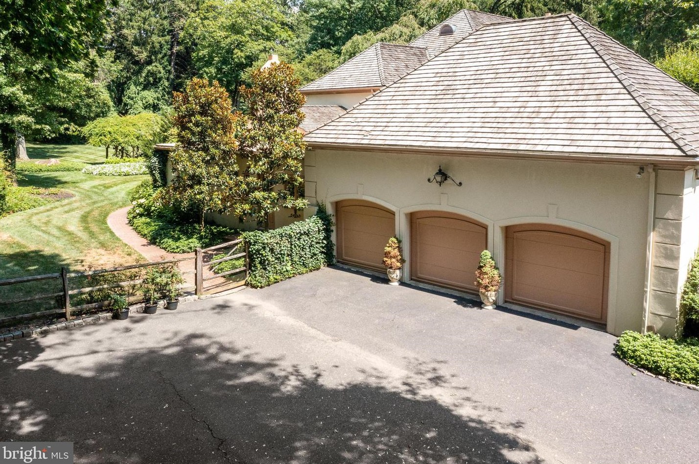 71 Tunbridge Rd, Haverford PA  19041-1038 exterior