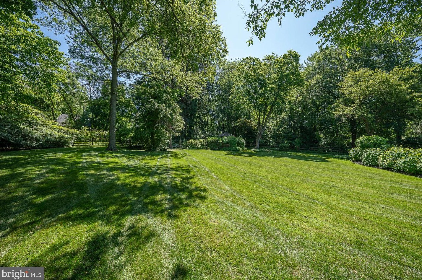 71 Tunbridge Rd, Haverford PA  19041-1038 exterior
