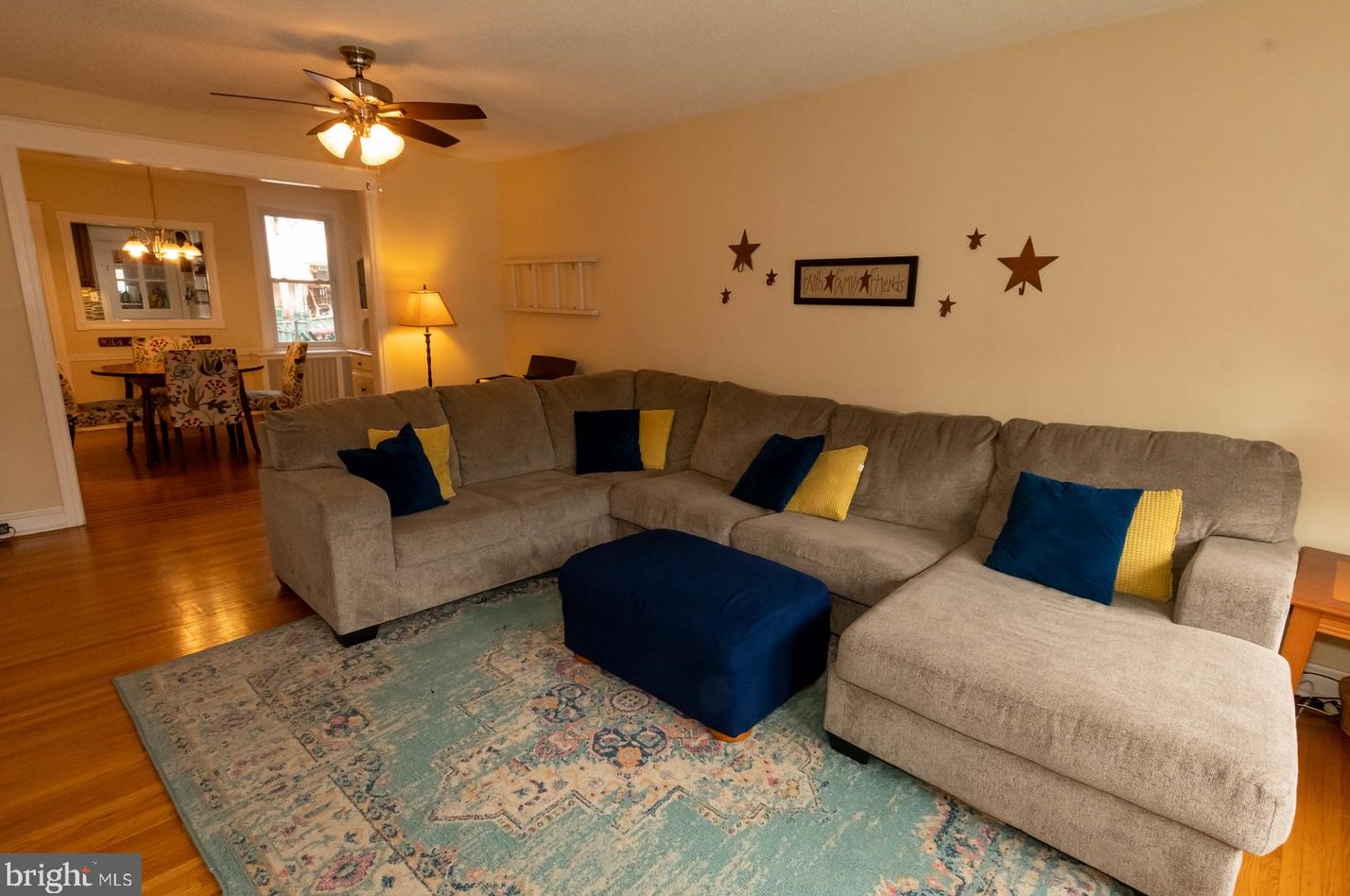 125 Cedar Ln, Upper Darby, PA 19082-1305