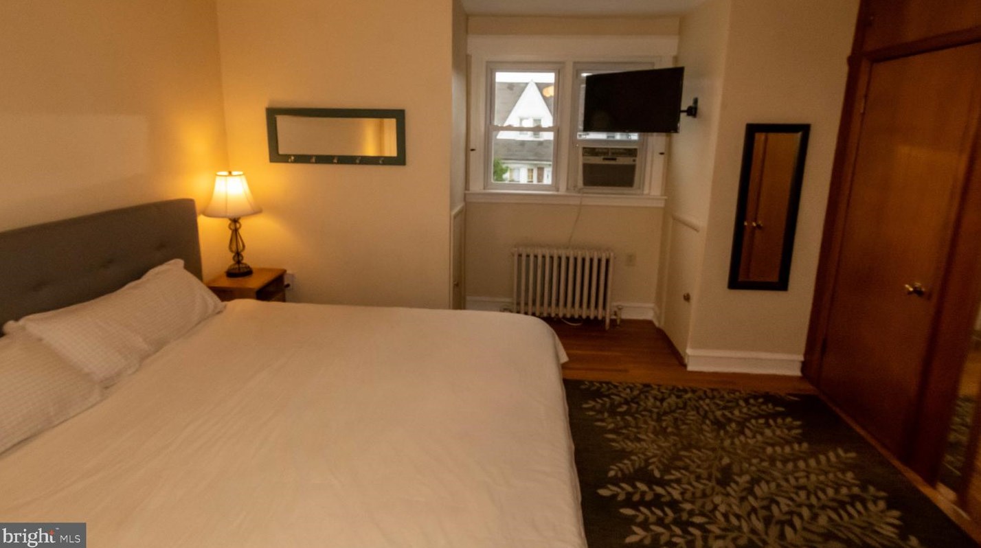 125 Cedar Ln, Upper Darby PA  19082-1306 exterior