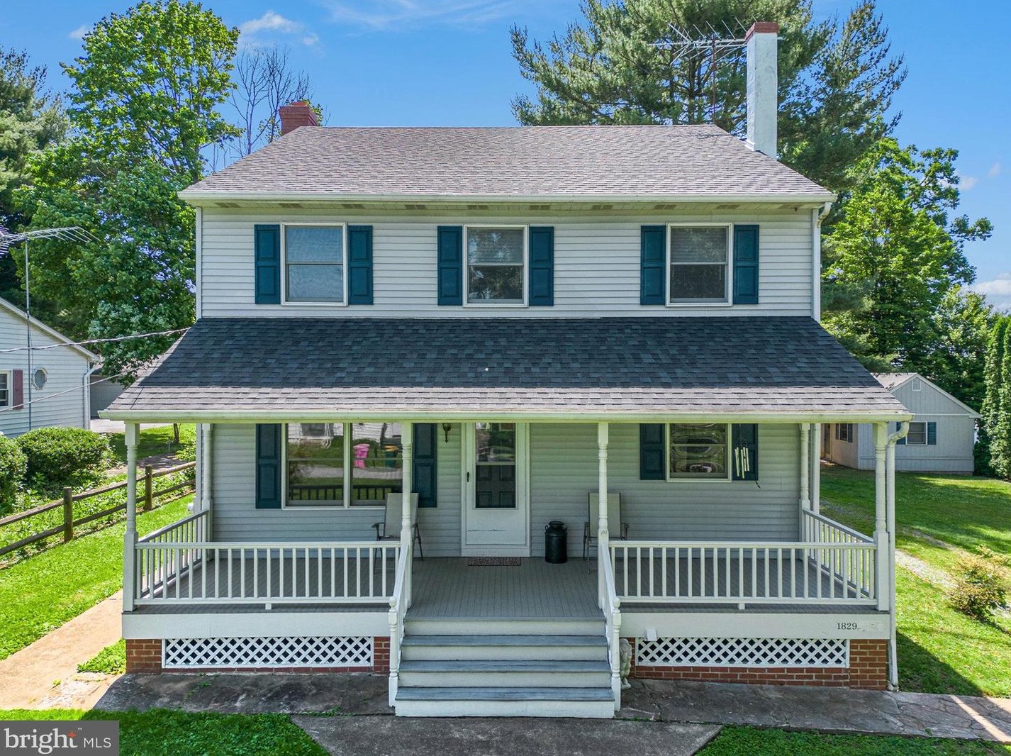 1829 Laurel Ave, Boothwyn PA 19061-2740 exterior