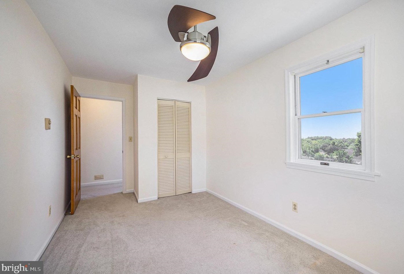 1829 Laurel Ave, Boothwyn PA 19061-2740 exterior