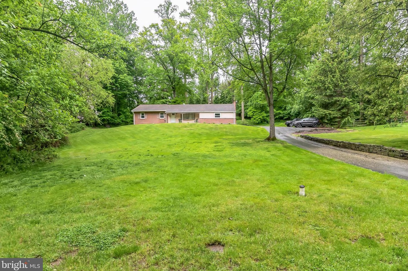 24 Woodland Dr, Glen Mills, PA 19342-8117