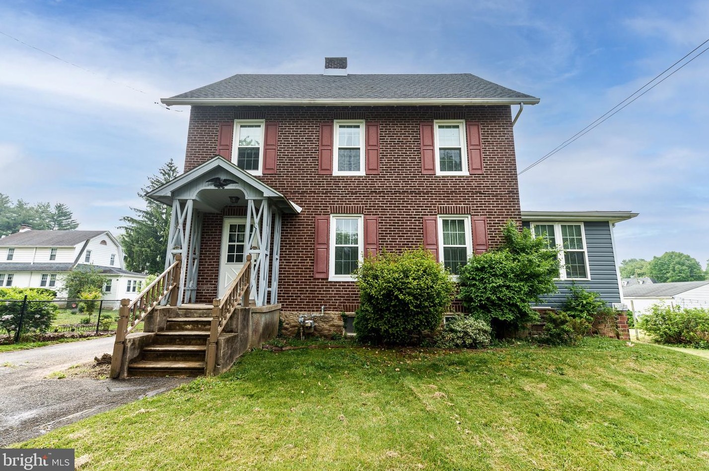 910 13th Ave, Prospect Park, PA 19076