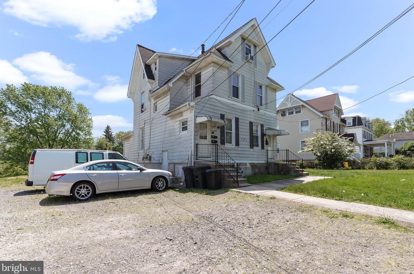 921 Woodland Ave, Sharon Hill, PA 19079-1619