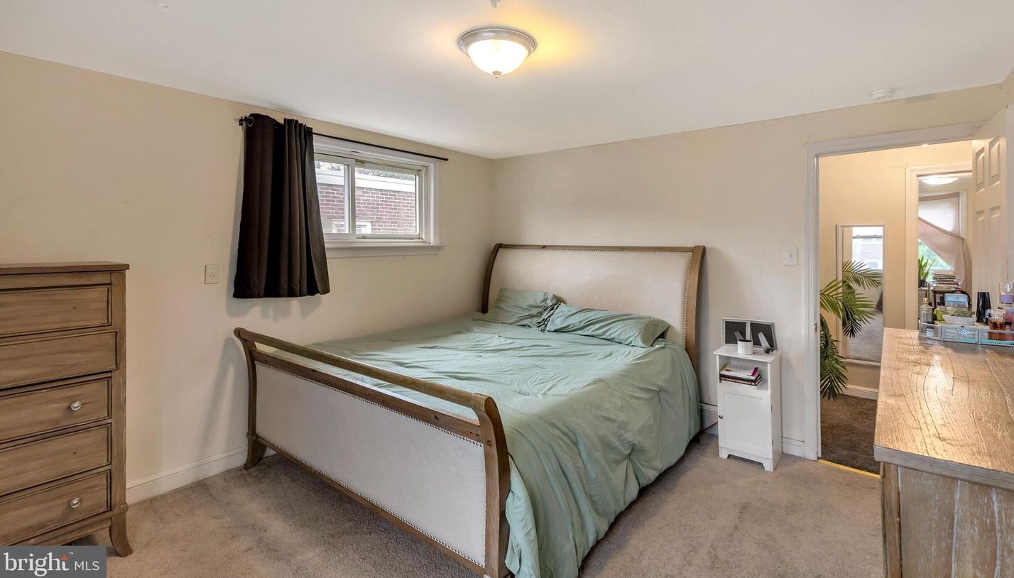 354 21 St, Chester PA 19013-4917 exterior