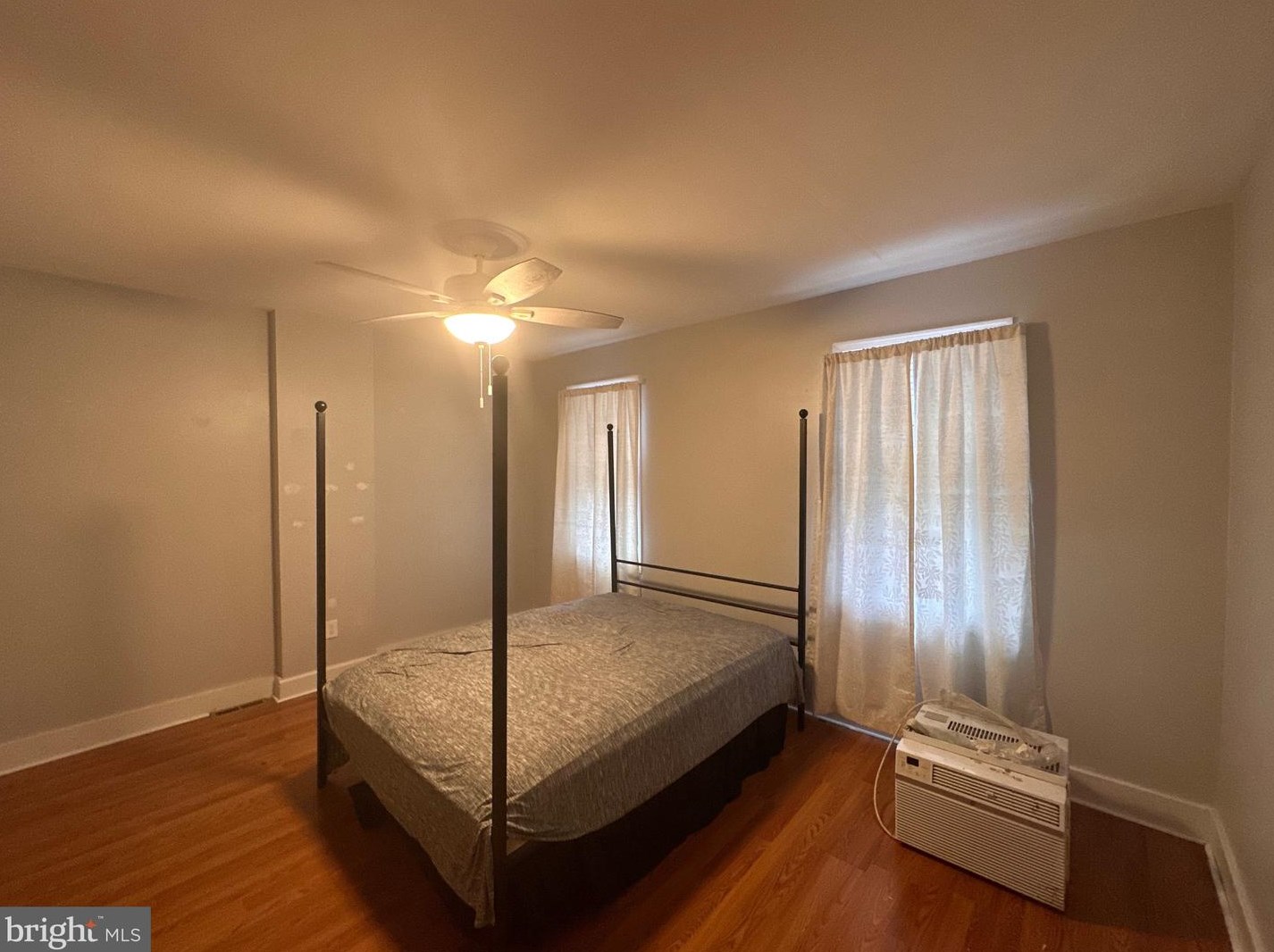 1113 Potter St, Chester PA 19013-6126 exterior