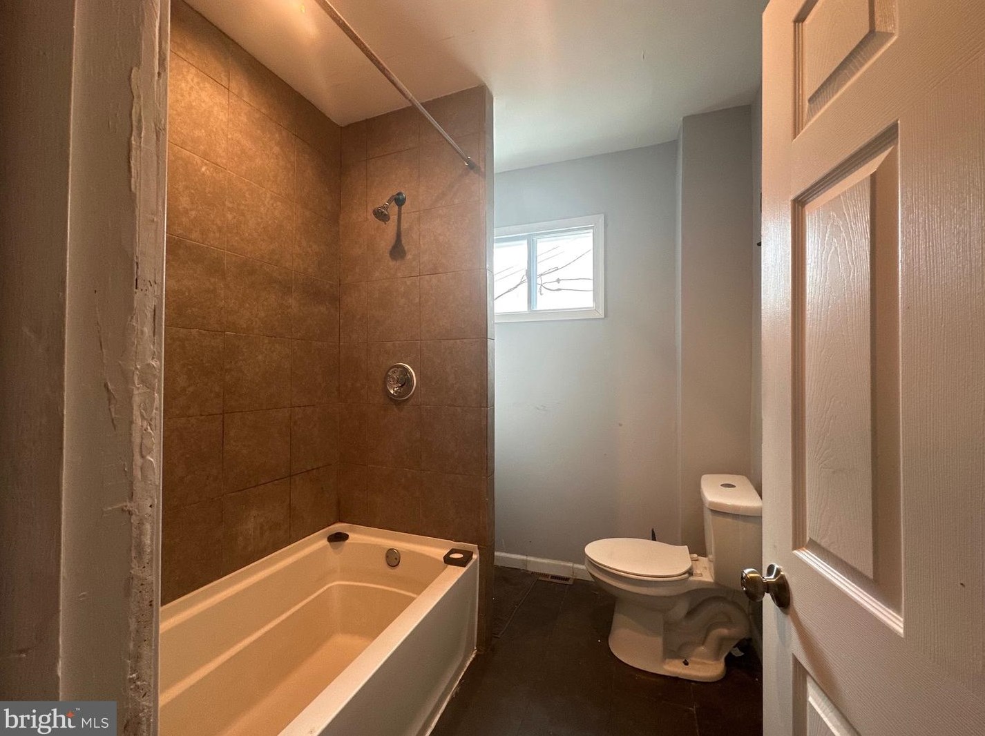 1113 Potter St, Chester PA 19013-6126 exterior