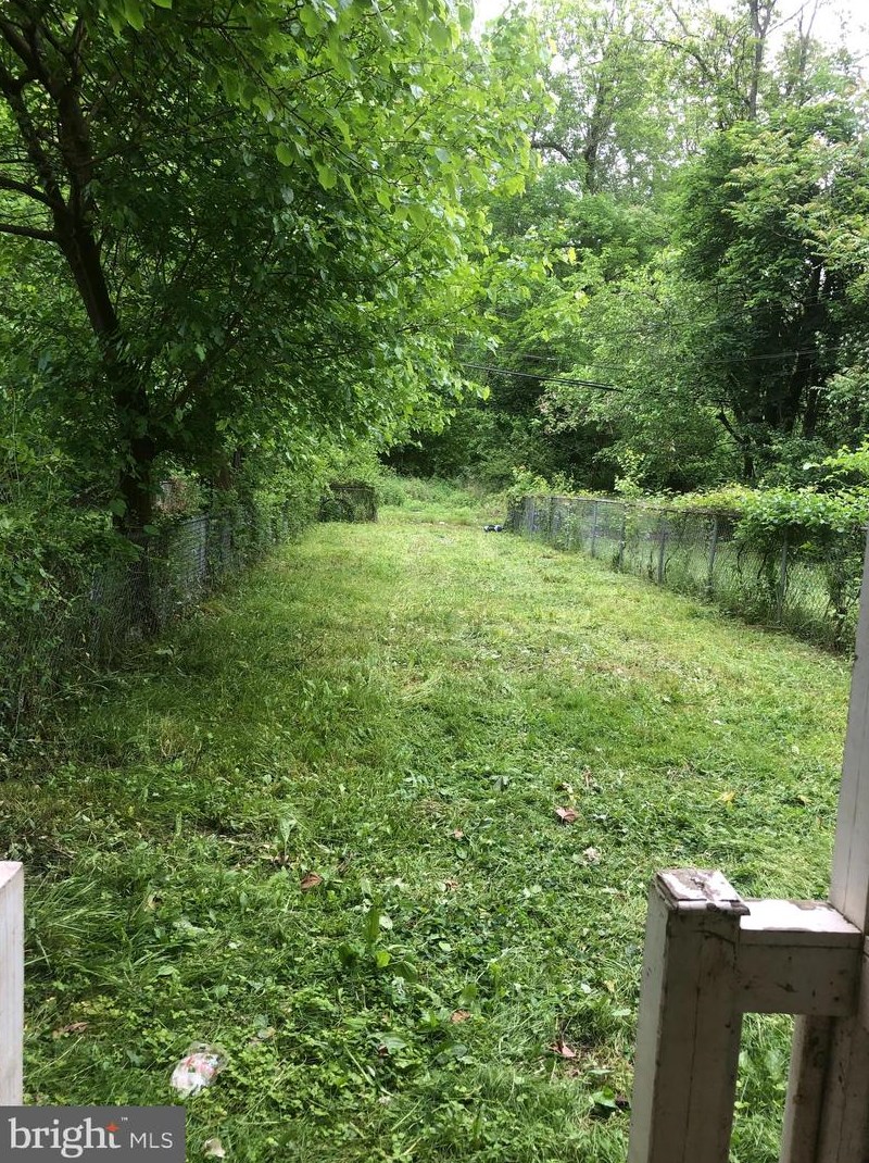 1437 Kerlin St, Chester PA 19013-3926 exterior