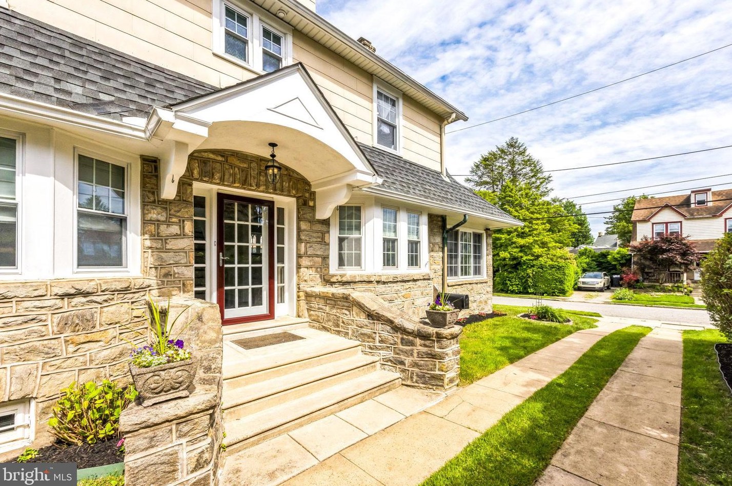 8 Princeton Rd, Pittsburgh, PA 19083-3622