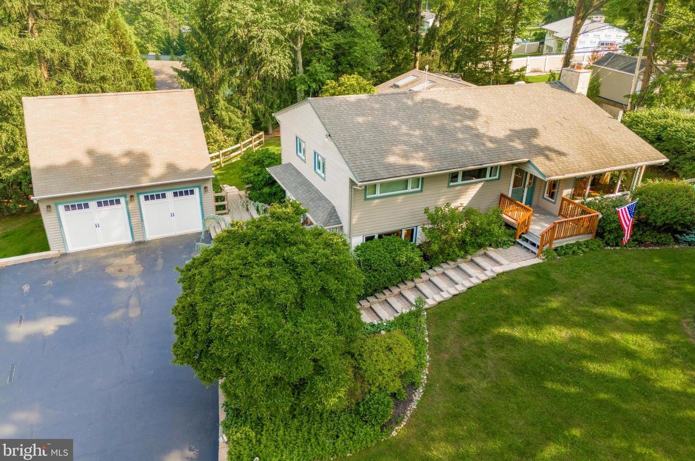10 Riddlewood Dr, Media, PA 19063-5221