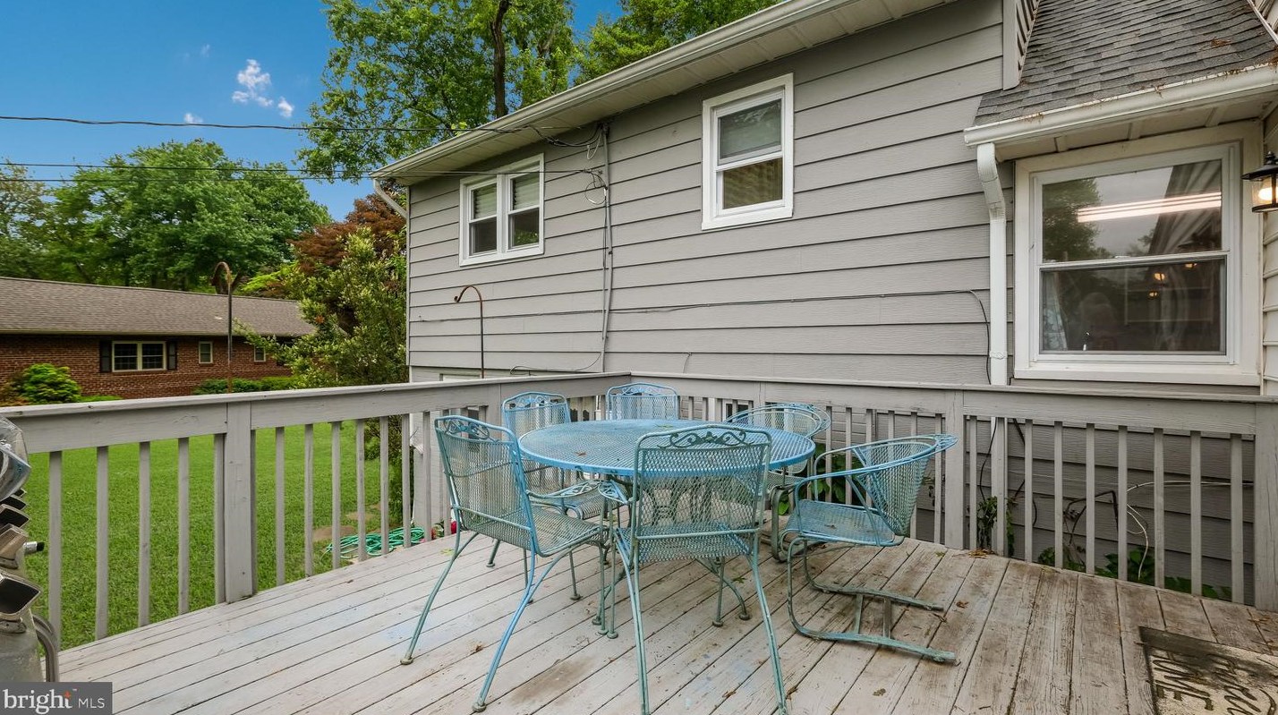 302 Scott Ln, Media PA 19086-6820 exterior