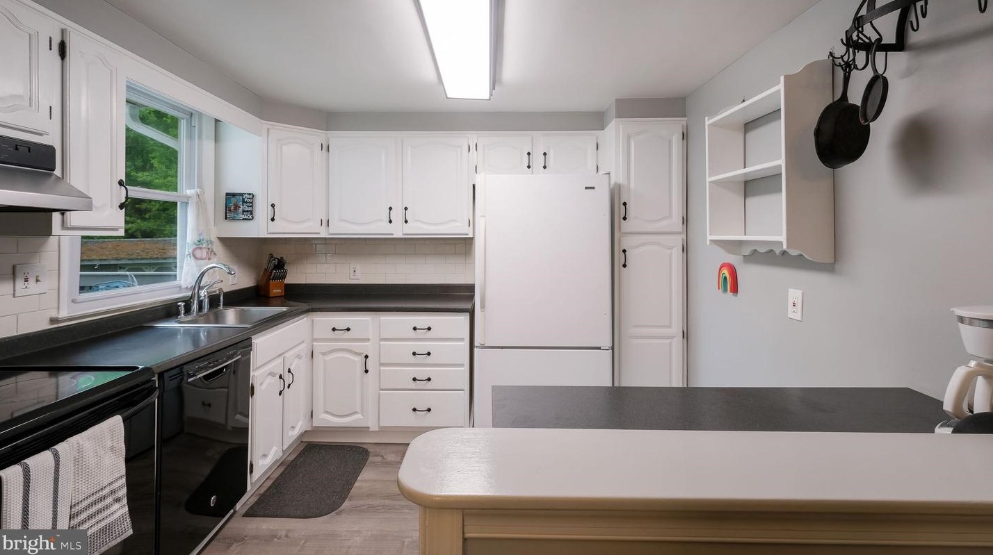 302 Scott Ln, Media PA 19086-6820 exterior