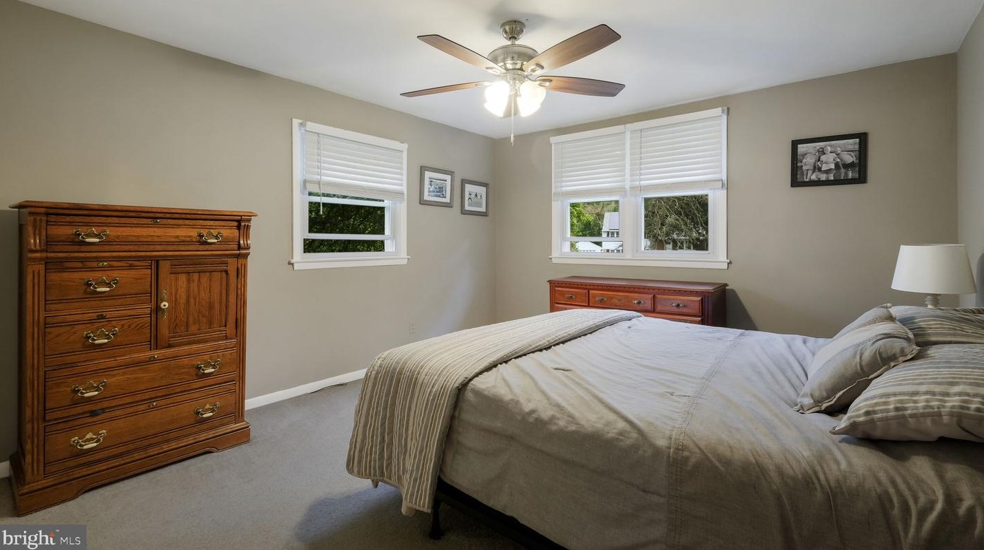 302 Scott Ln, Media PA 19086-6820 exterior