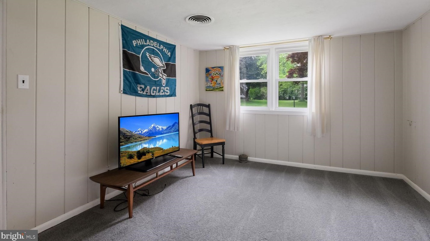 302 Scott Ln, Media PA 19086-6820 exterior